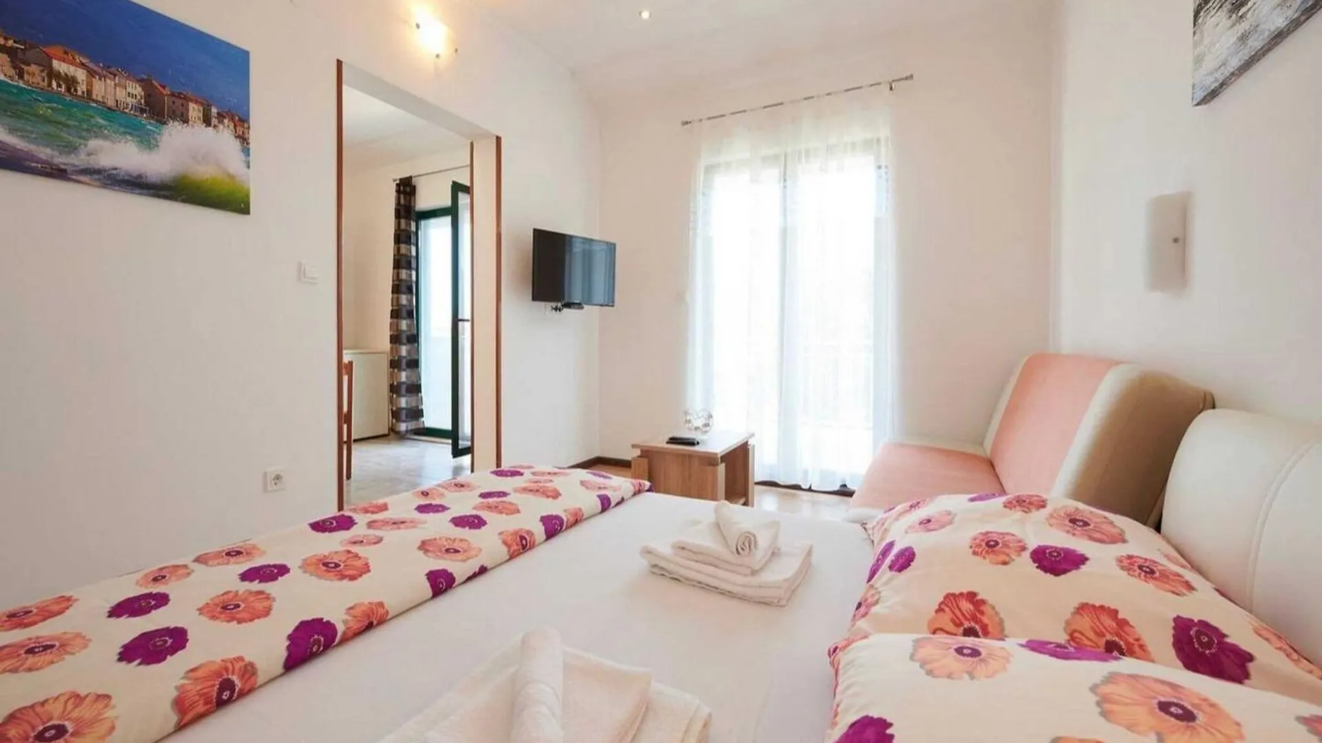Apartments Vujina - Premium Studio Apartment With Terrace 1 Petra Kastela 0*,